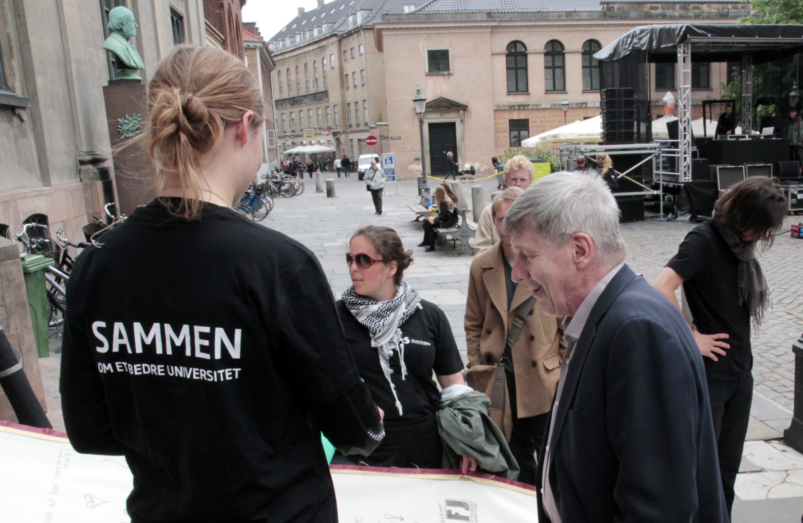 A long list of suggestions to improve student life delivered to University of Copenhagen's Rector Ralf Hemmingsen in happening
