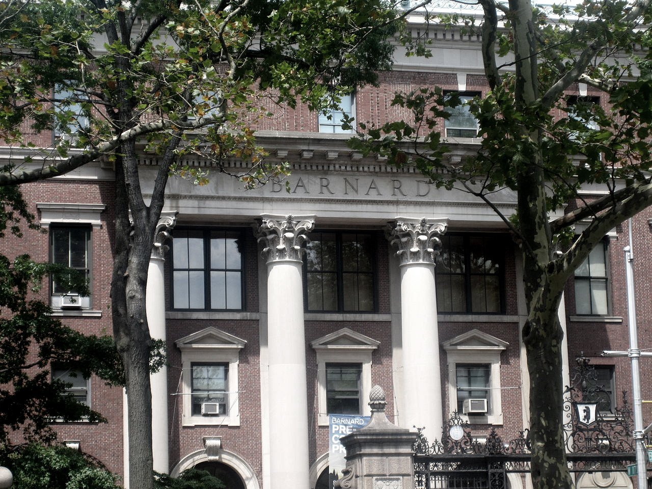 TOPDOLLAR - Det fornemme Barnard College i New York. Men hvad er det egentlig, der får et sted som Barnard til at fungere?