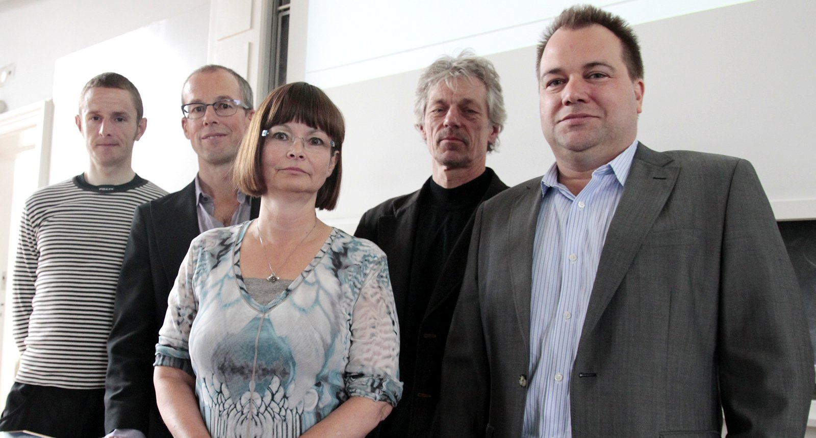 SPYDSPIDSER - Set fra venstre, Lars Nybo Nielsen, Anders Priemé, Karen Skriver, Niels Grønbæk og Ian Bearden kan nu alle kalde sig professorer.  De skal forske i undervisning inden for hver deres fag. 

