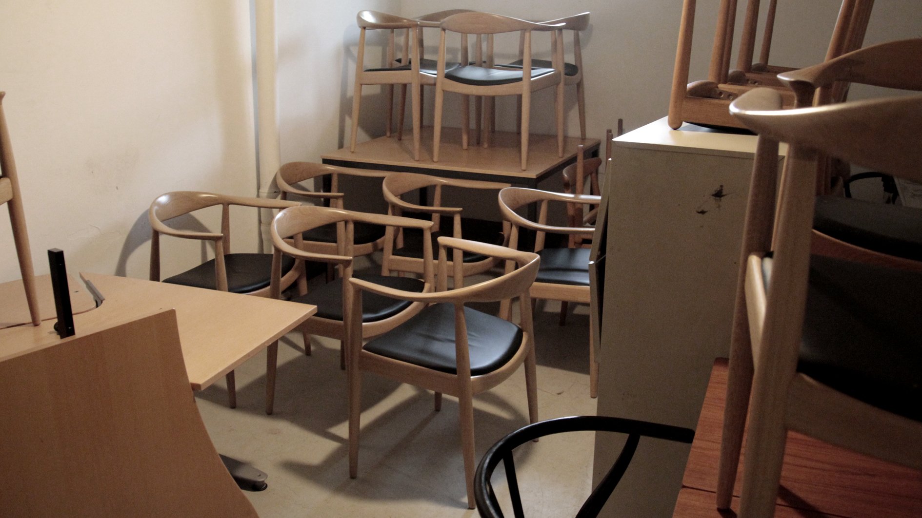 UCPH is hiding its expensive Wegner chairs at a secret location until further notice