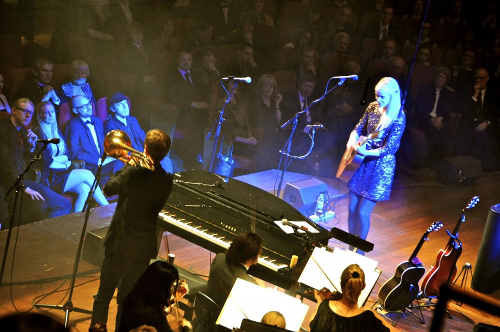 Rock star Tina Dickow at last year's commemoration. This year, the evening event will be opera