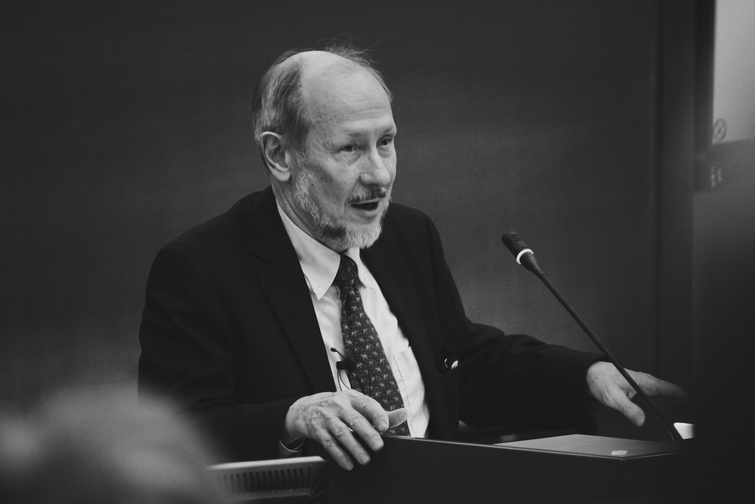 Han fik tæv - Niels Kærgård blev Danmarks mest udskældte mand, da han konkluderede, at fordelene ved at indføre euroen var små og usikre.

