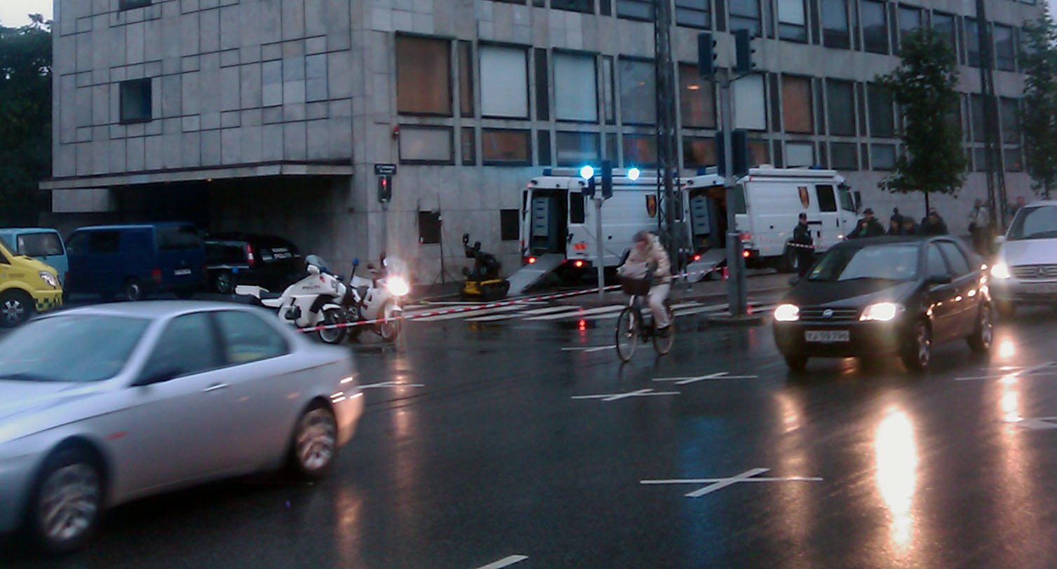 Remote controlled bomb disposal robot set to work near Ørstedsparken, Copenhagen after an explosion at Hotel Jørgensen in 2010