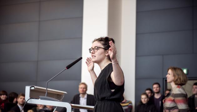 ØVELSE GØR MESTER - Studenterrådets formand roser rektor for at have indført minimumtimetal på KU og håber, at Ralf Hemmingsen de næste fire år vil gøre endnu mere for at højne uddannelseskvaliteten.