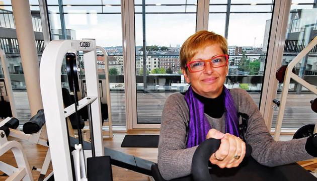 YDERST TILFREDS - Tillidmanden Inrid Kryhlmand er ikke bare glad for det nye personale-motionscenter på Sund. Hun er også begejstret over genansættelsen af Ralf Hemmingsen.