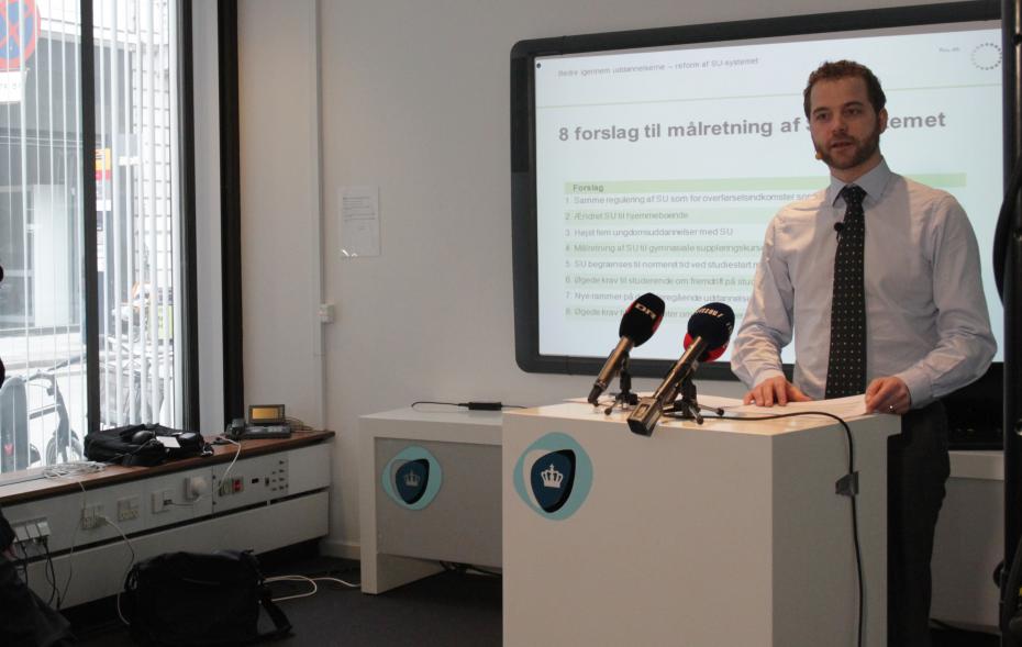 Minister of Education Morten Østergaard presenting the SU reform plan