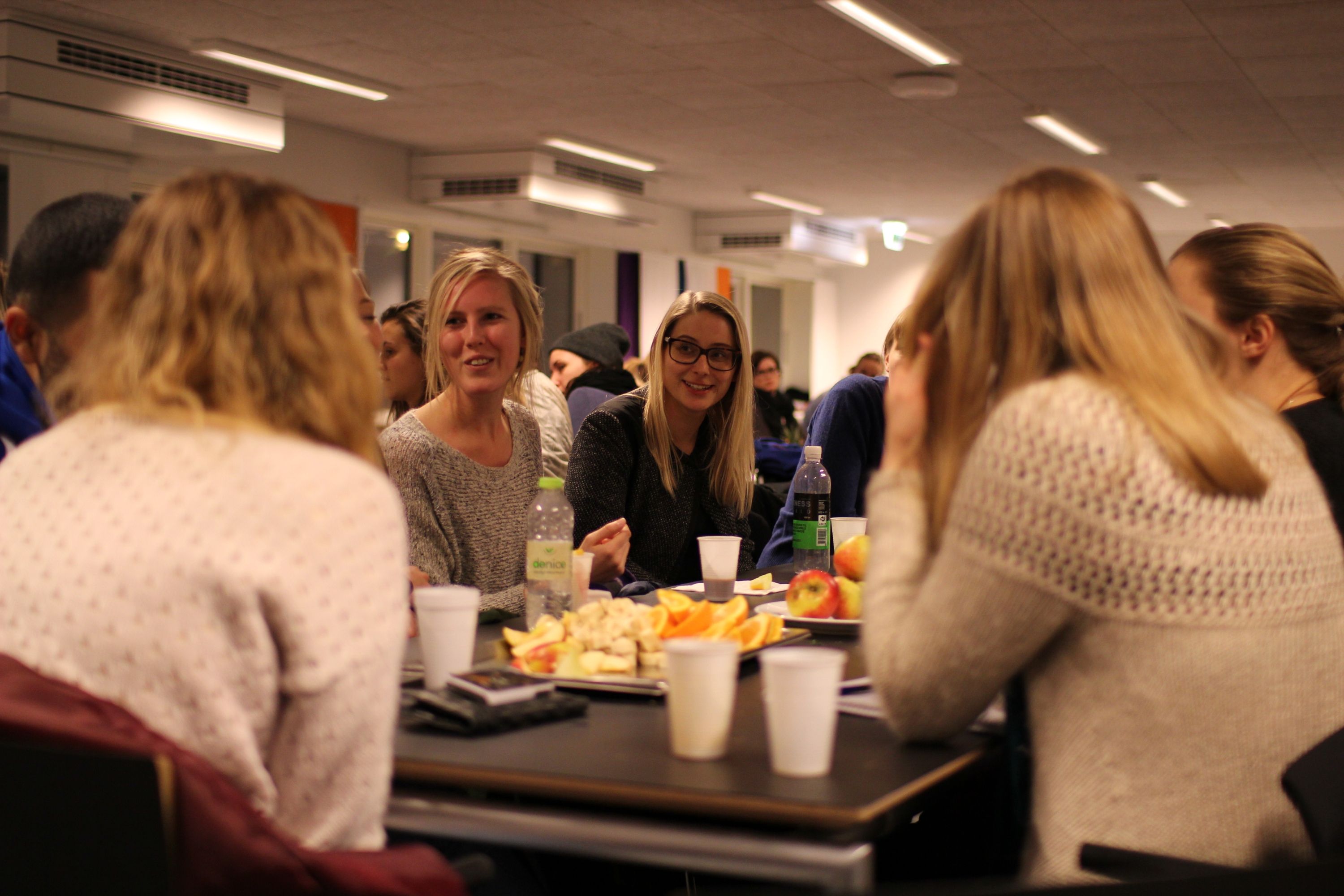 SMIL GENNEM TÅRER? - Stemningen var god, men de studerende understregede samtidig situationens alvor, da SU-reformen blev diskuteret på Sund.