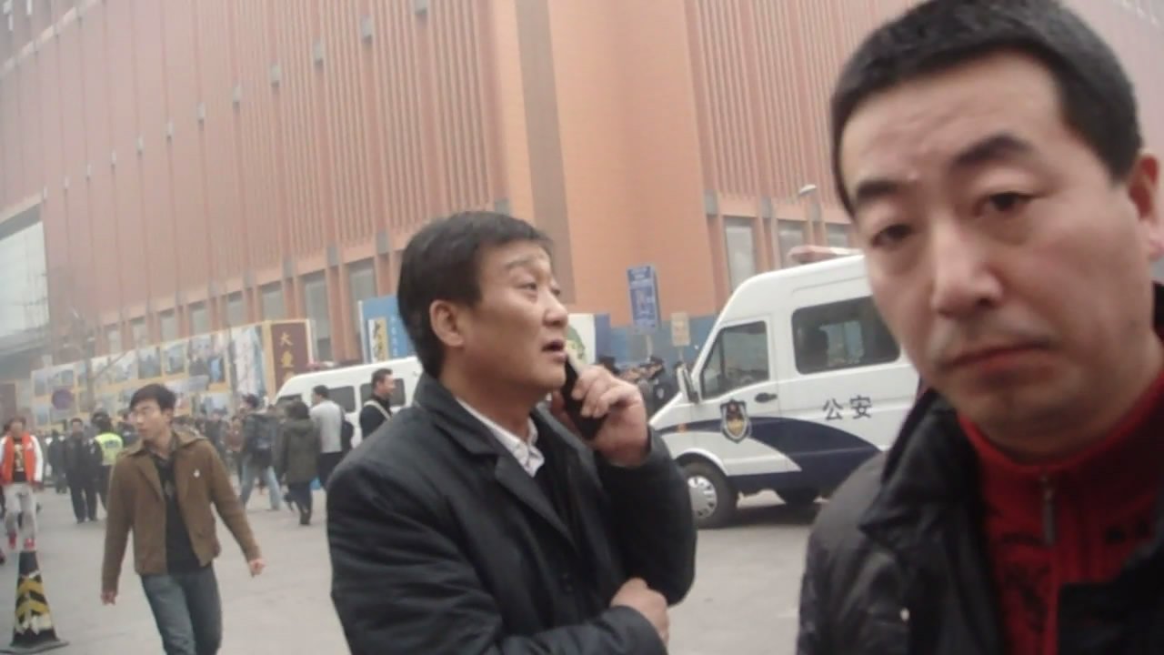 Even the police are dependent on mobiles. Subtle change in protests as a result of mobile technology.