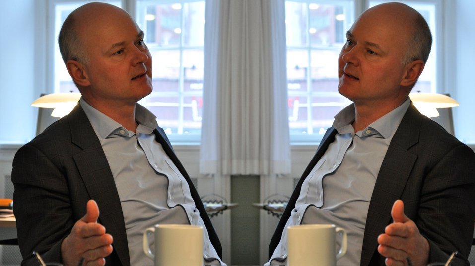 This is what it would look like if Prorector Thomas Bjørnholm had a conversation with his double. He will get a new colleague in May