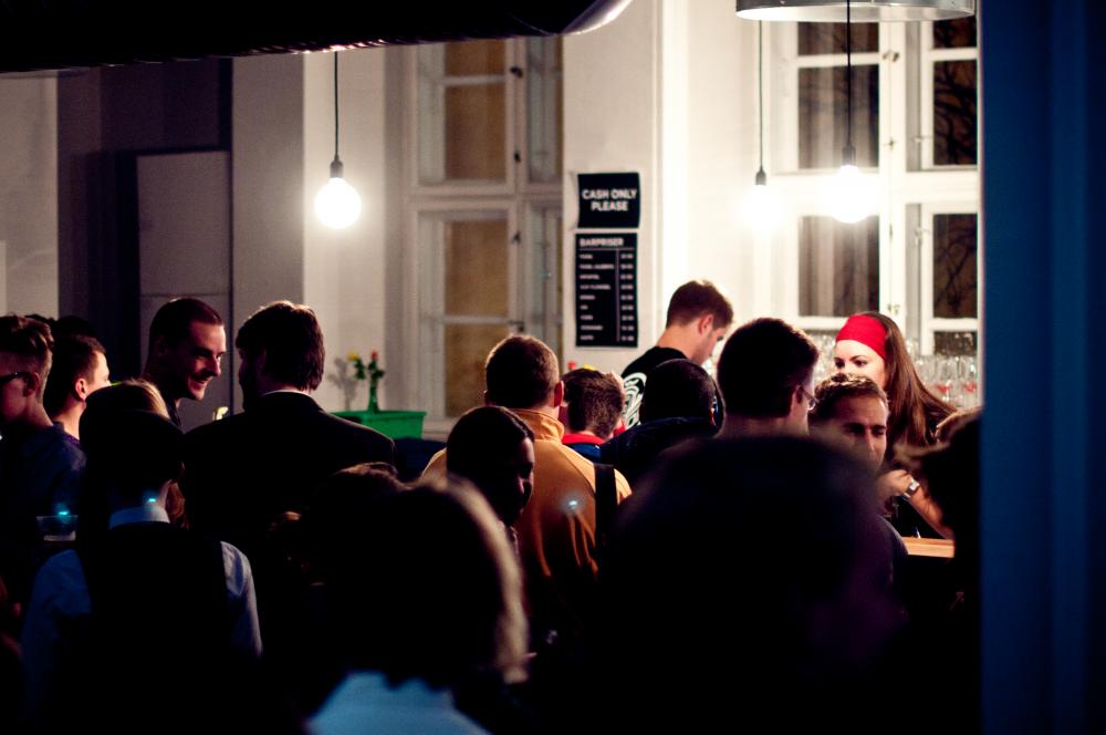 Studenterhuset volunteering is bartending, and all kinds of other stuff. It has been successful in attracting international volunteers