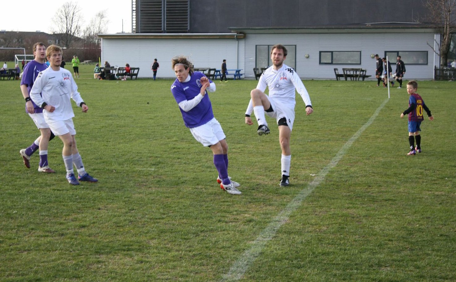 Arkivfoto fra kamp mellem Jura og Økonomi.