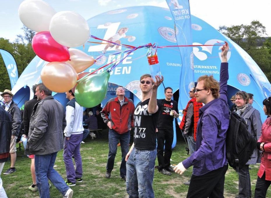 Tributes, speeches and politicians at an earlier celebration of May Day, that in Copenhagen is held in Fælledparken 