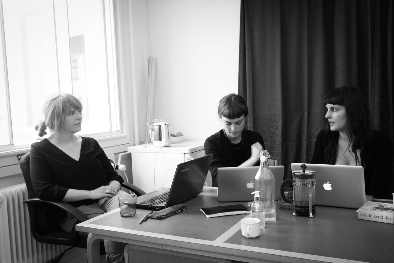 REDAKTØRER – Marie Louise Melgaard, Caroline Due og Sara Hornum