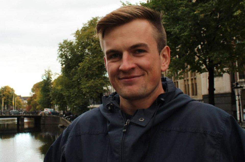 BOLIG SØGES - Selv om Casper-Emil Tingskov Pedersen forsker i chimpanser, understreger han, at potentielle fremlejere ikke skal være urolig for, at han holder husabe. Arbejdet bliver på specialekontoret, der p.t. er hans eneste faste base i København.