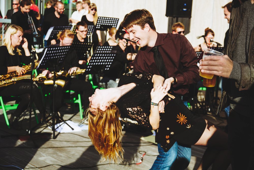 dancers celebrate the KUA2 opening