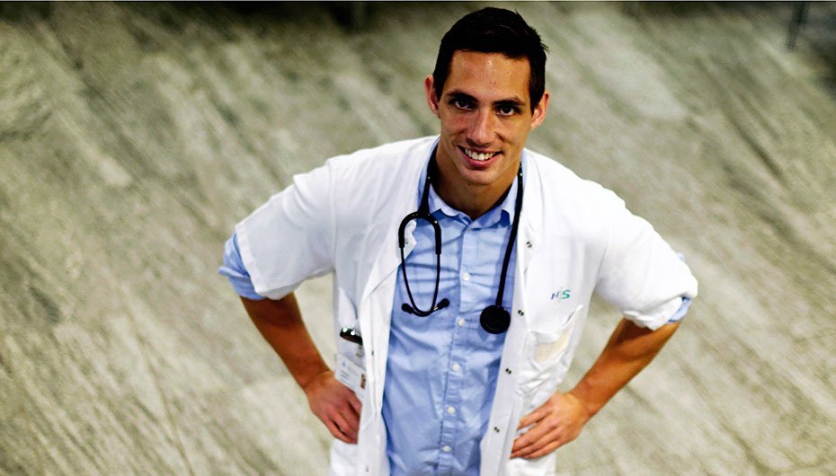 VIDERE END PANUM - Jonas Nilsen fotograferet på Rigshospitalet: Han begyndte at studere medicin på Panum, fordi han drømte om at blive akutlæge, men efter nogle års studier begyndte iværksættertrangen for alvor at gøre sig gældende.