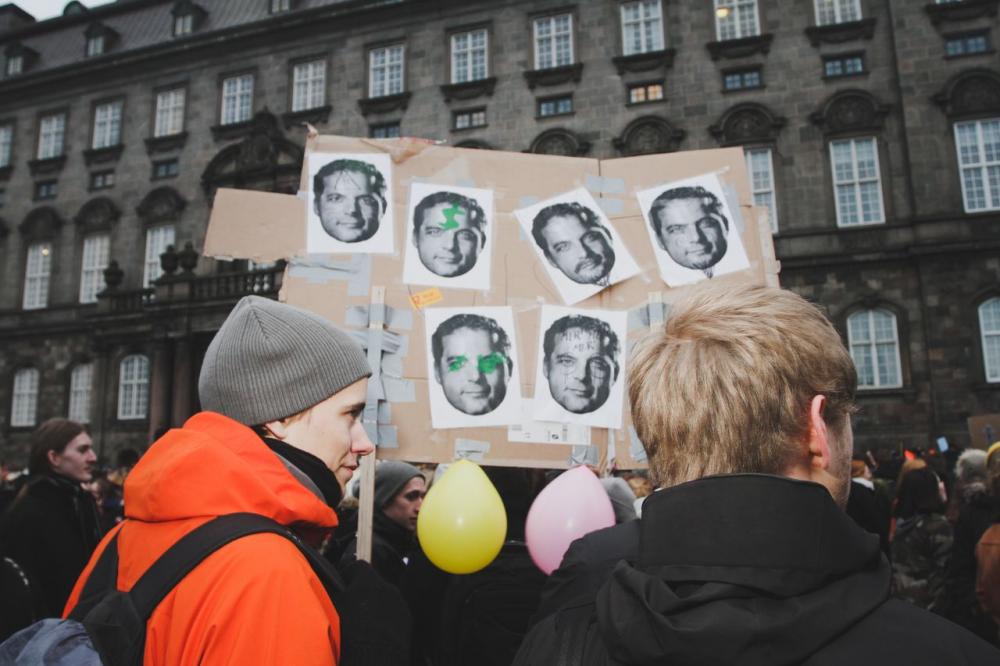 DEN DER LER SIDST - Uddannelsesminister Morten Østergaard blev udsat for spot og spe, da tusinder af studerende i foråret demonstrerede mod SU-reformen. Som bekendt blev den trods protesterne vedtaget. Efter nytår træder de første ændringer i kraft. 