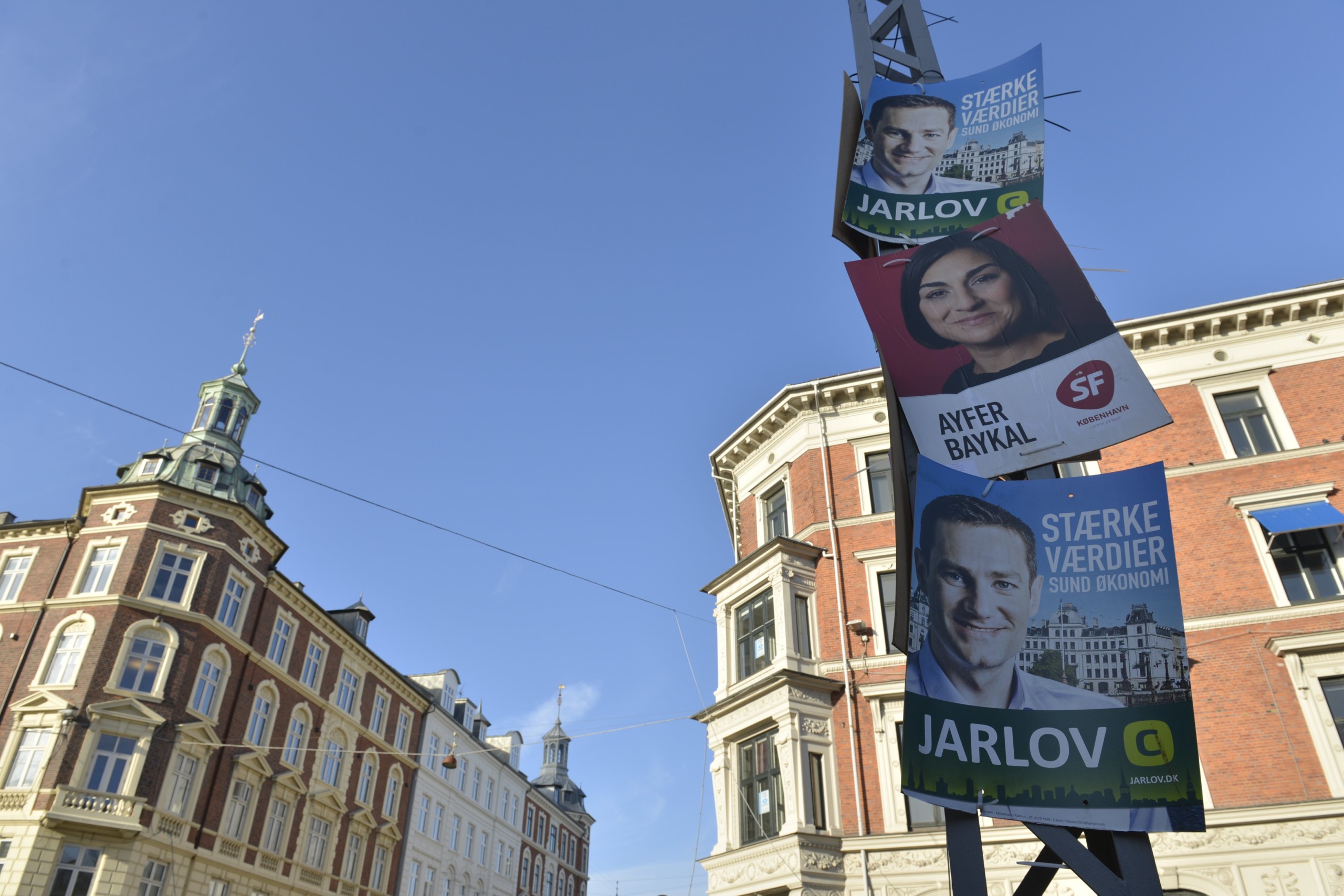 Hopeful city council candidates have hit the streets of Copenhagen. The voters will decide November 19th. 