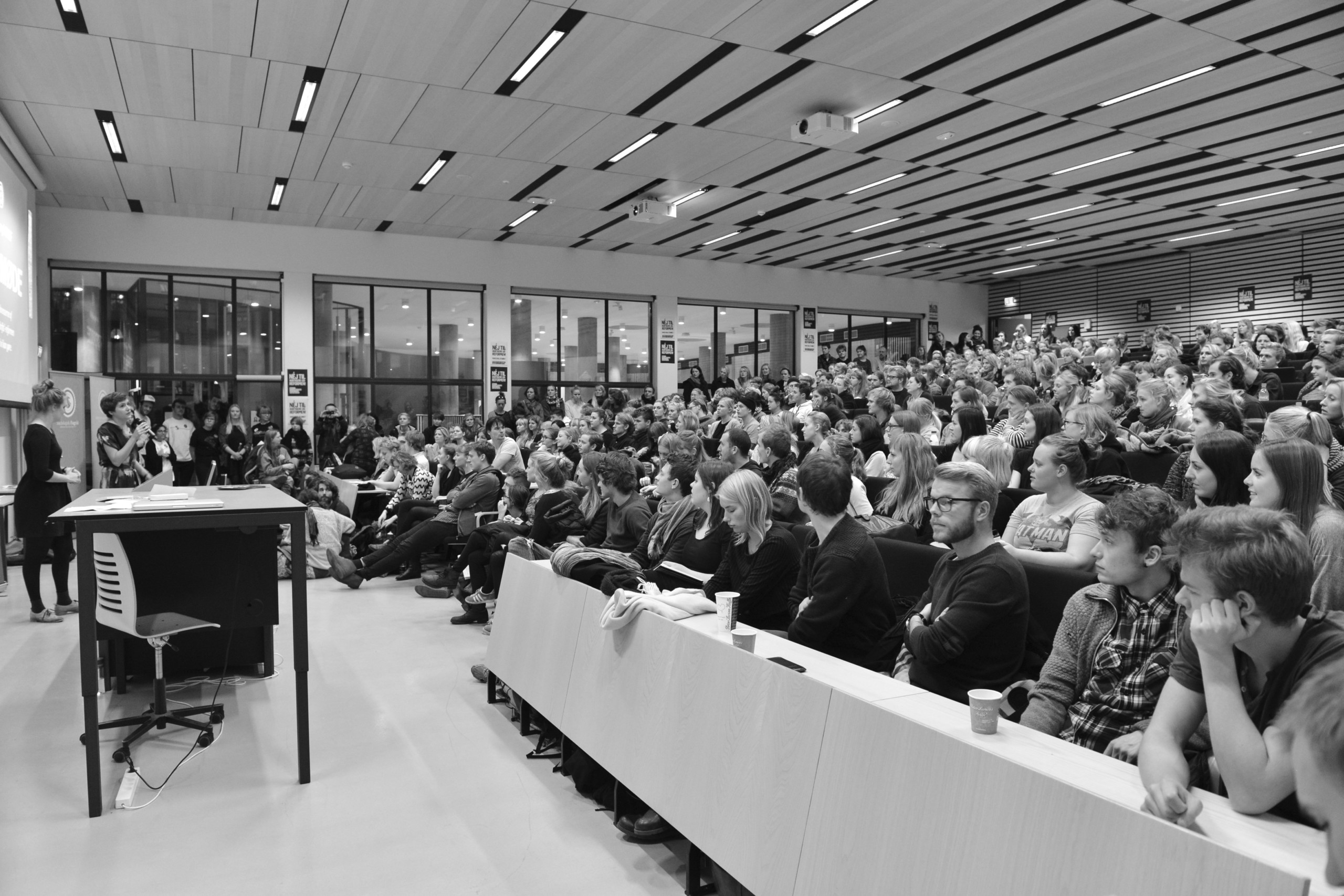 STORMØDE - Både studerende og ansatte mødte op, da det Det Samfundsvidenskabelige Fakultet drøftede betydningen af ny studiefremdriftsreform - og muligheden for oprør.