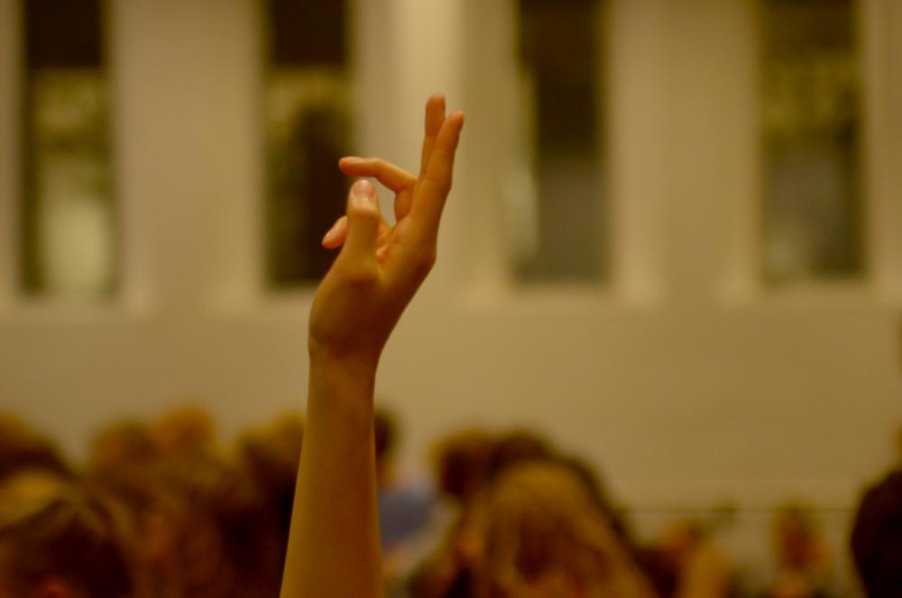 IKKE JUST ET 'V'-TEGN - På dagens stormøde vil Samfs studerende og ansatte diskutere de konsekvenser, som studiefremdriftsreformen får for de studerendes faglighed og muligheder.