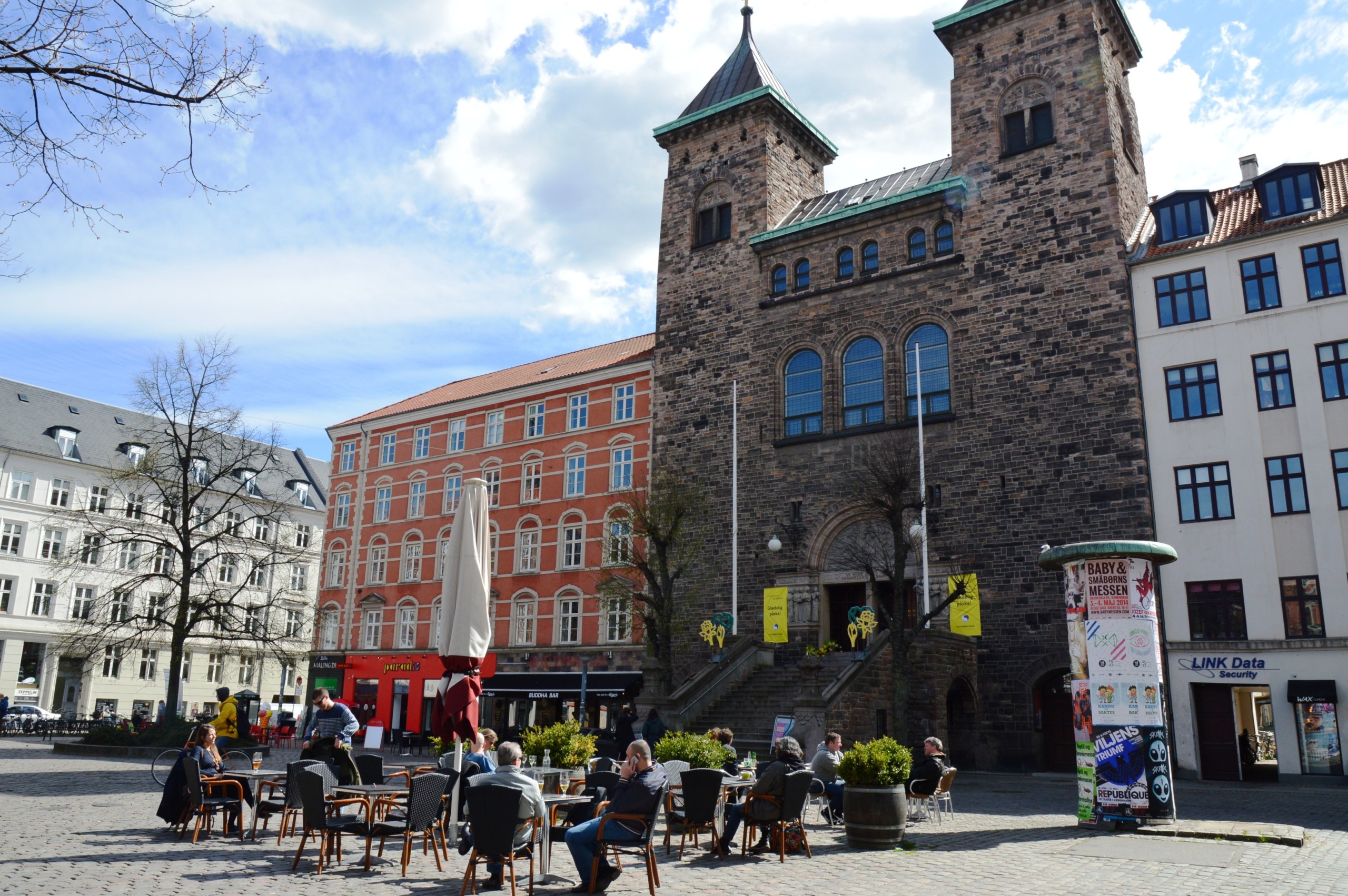 Cafés in Vesterbros Torv square, along Vesterbrogade