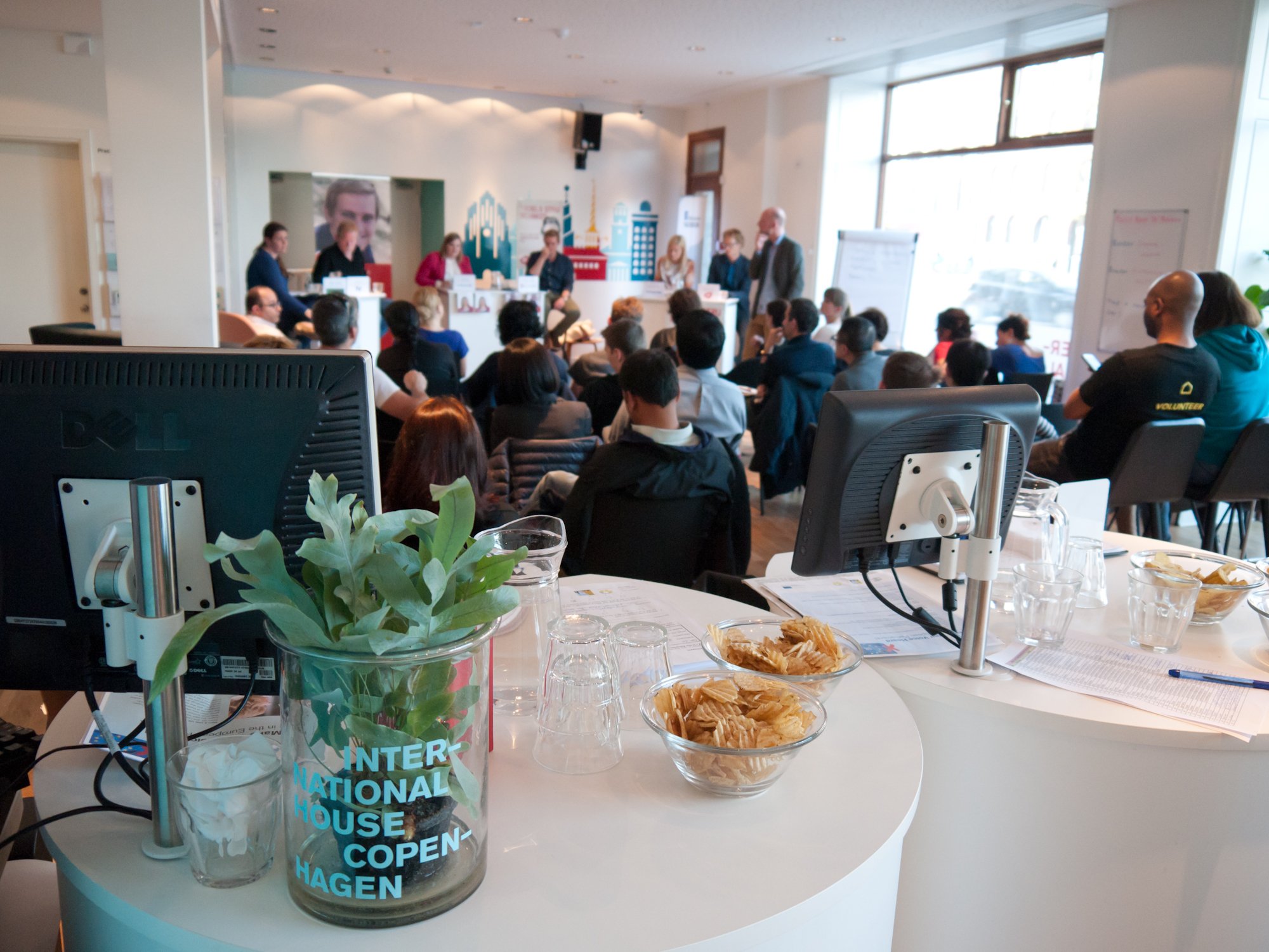The International House's service desks were transformed to bars. Photo: Robin Tschötschel