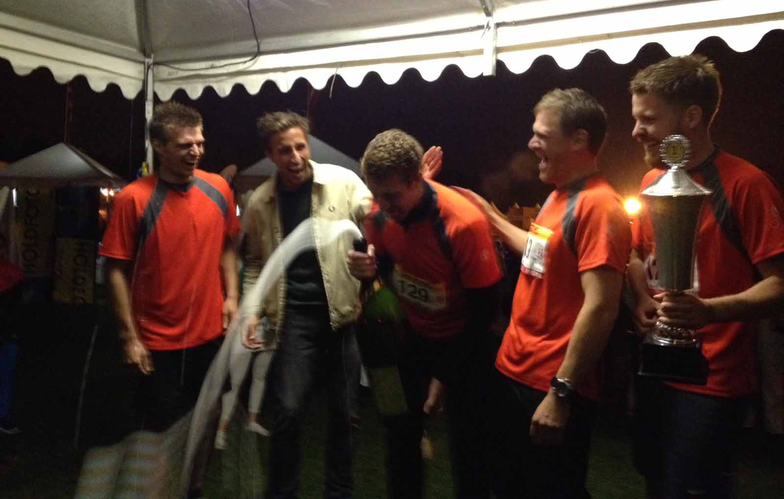 Medicin x 01, a team of staff and scientists from the University of Copenhagen, the fastest in the big university clash at the DHL fun run