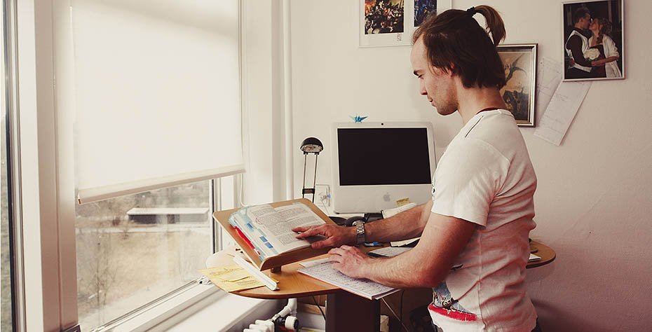 ALTERNATIVER - Bøgerne skal man jo have, når man skal studere, men der er dyre(re) og billige(re) måder at skaffe sig dem på (Arkivfoto)