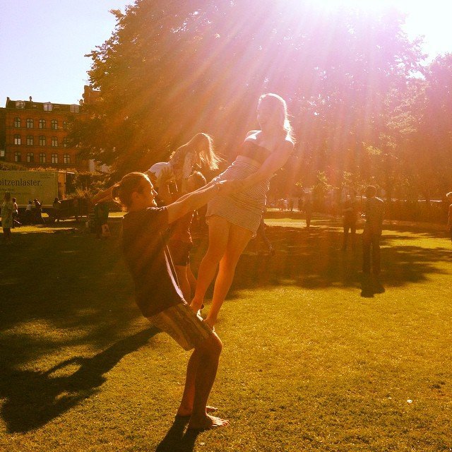 Redaktionen har kåret Laura Bech Hansens billede af akrobatiske russer i Kongens Have som en af de fire bedste opdateringer i #kbhuni-konkurrencen. Laura og de øvrige tre vindere får en Samsung Galaxy Tab S-tablet i præmie.