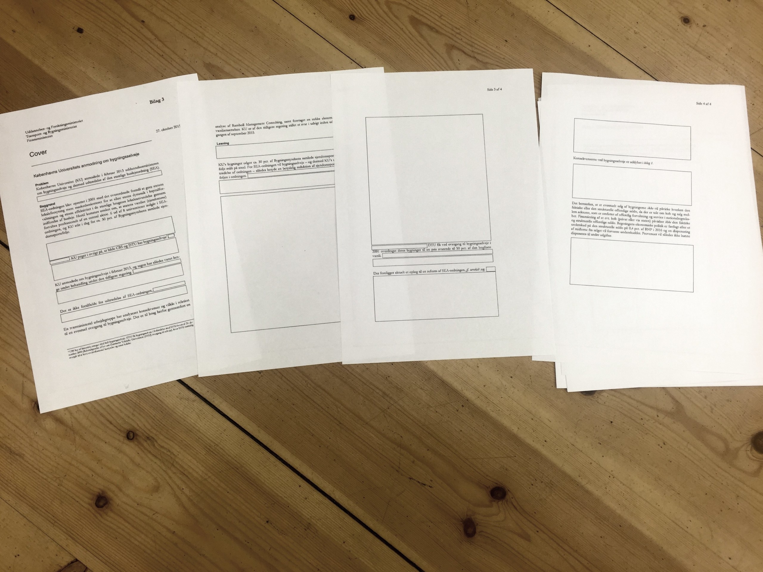 CENSURERET - Ifølge loven skal regeringen udlevere oplysninger om en sags 'faktiske grundlag'. Derfor har Uddannelsesministeriet omhyggeligt overstreget alt andet end faktaoplysninger - der dog kun giver en slags poetisk mening, som de titter frem mellem ministeriets store hvide flader af overstregede afsnit.