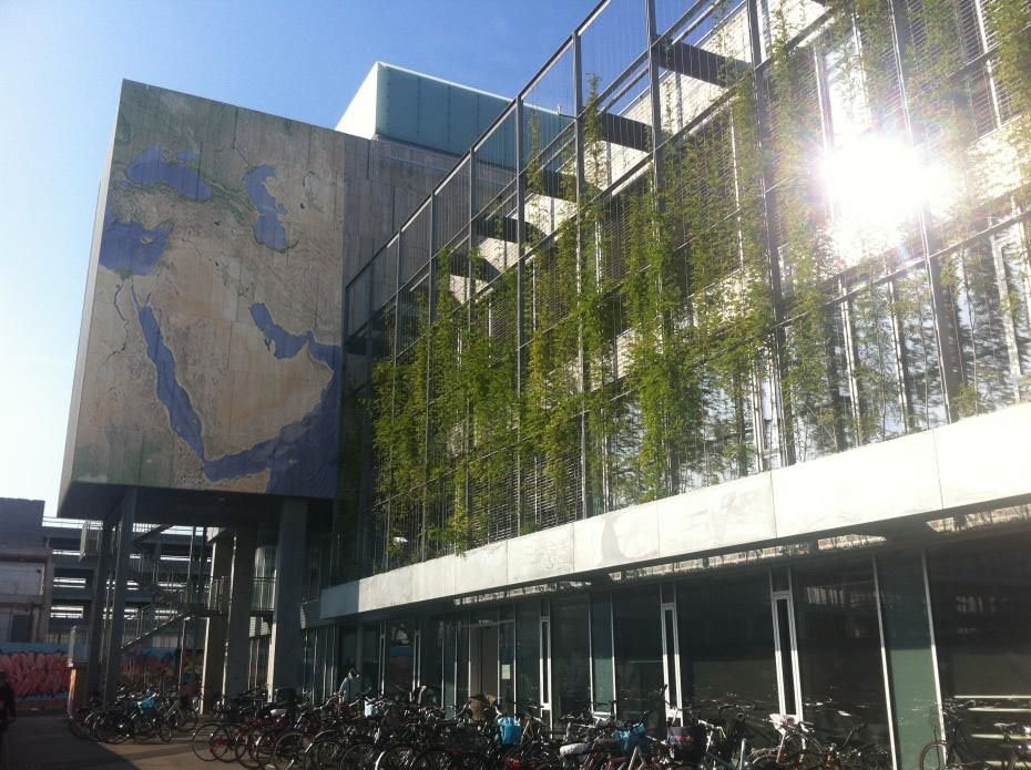 The four independent subjects Hebrew, Arabic, Turkish and Persian were merged into one Middle Eastern degree programme based on Department of Cross-Cultural and Regional Studies (ToRS) in 2016.