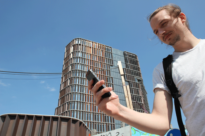 Searching for a network that works can be an issue at the University of Copenhagen. This is the new Panum tower, Maersk Building, at the Faculty of Medicine and Health. But we tested a series of popular student hangouts
