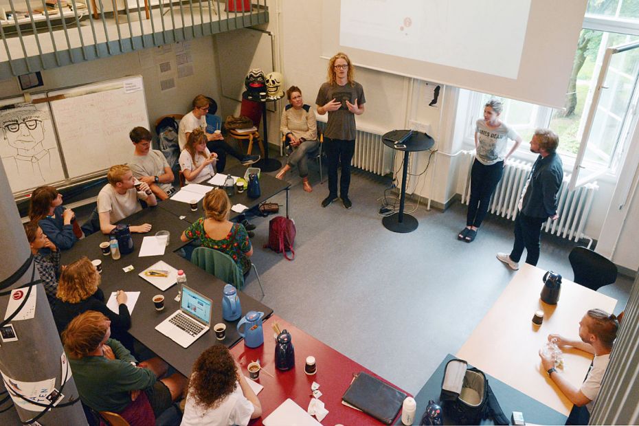 The three coordinators for the project Lasse Baggesen, Anne Brødbæk and Daniel Frantzen speak to new instructors