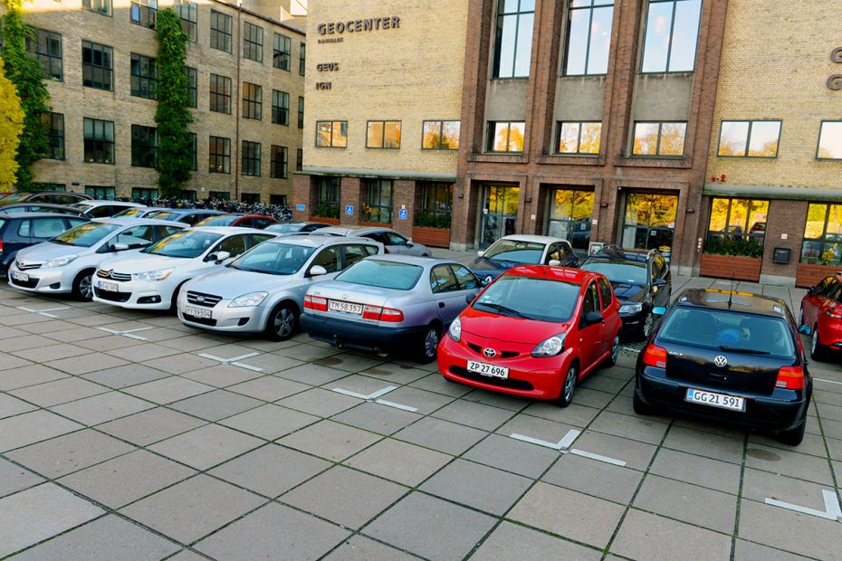  After being suspended, Professor Hans Thybo had a conversation in the parking lot outside the department with the postdoc who was the main witness. UCPH claims that Thybo put pressure on the young researcher to influence the proceedings
