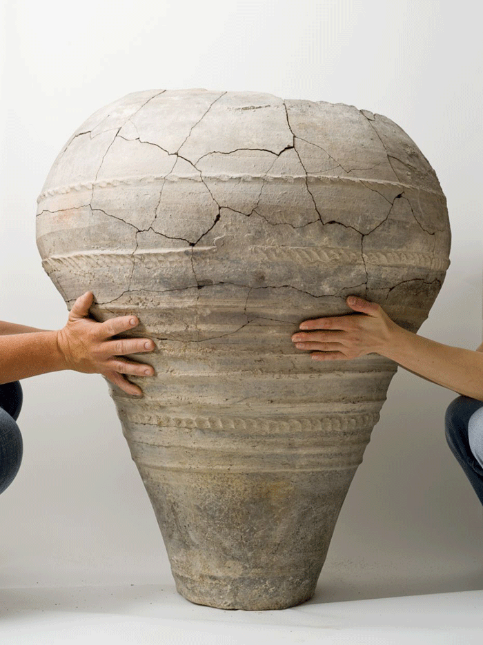 Vase from the excavation in Al Zubarah. 