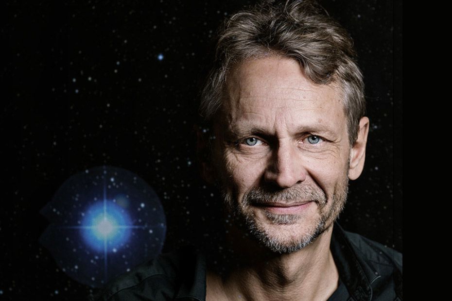 Professor i kosmologi med særlig interesse i sort stof, gammeglimt og supernovaeksplosioner