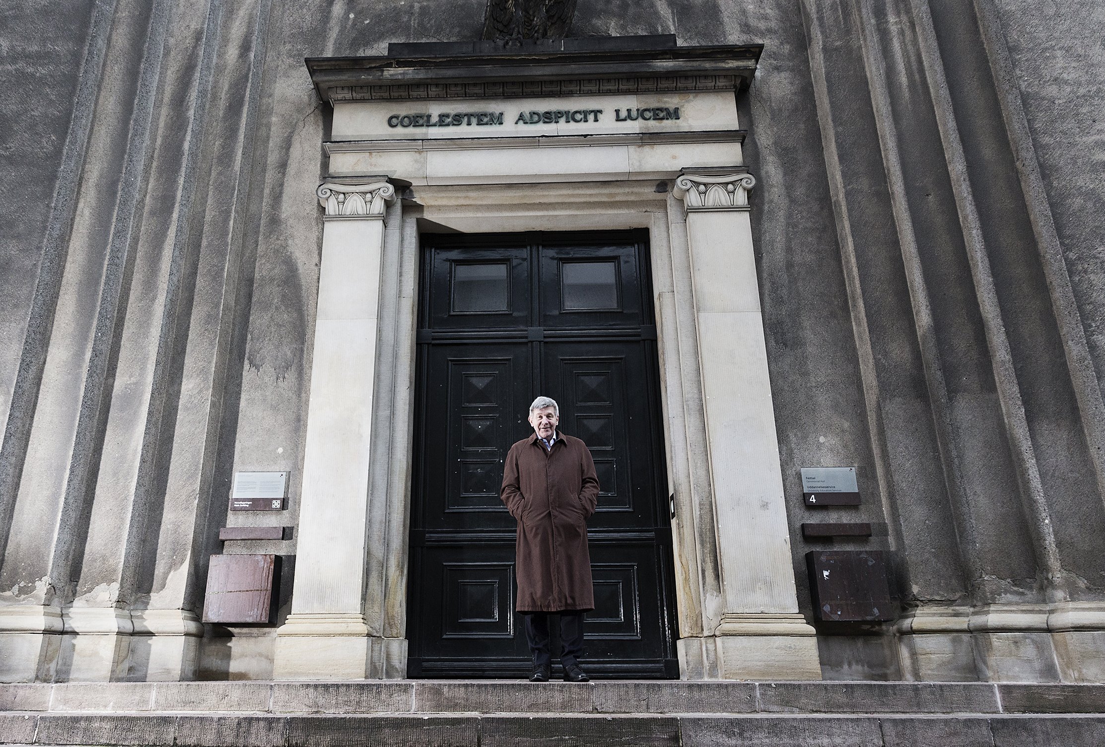 Ralf Hemmingsen in front of the main building at Frue Plads