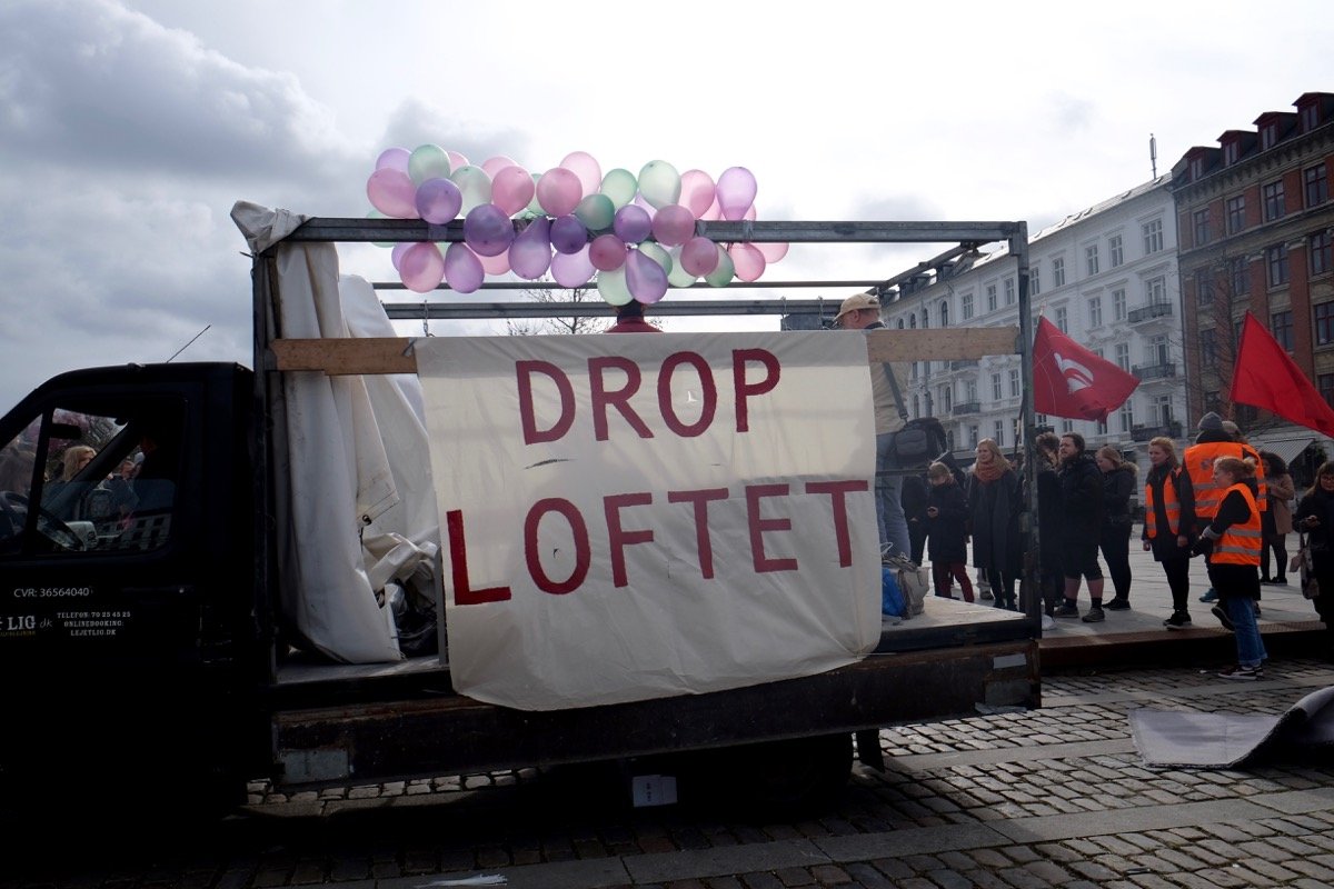 Tusindvis af studerende demonstrererede imod uddannelsesloftet i april 2017.