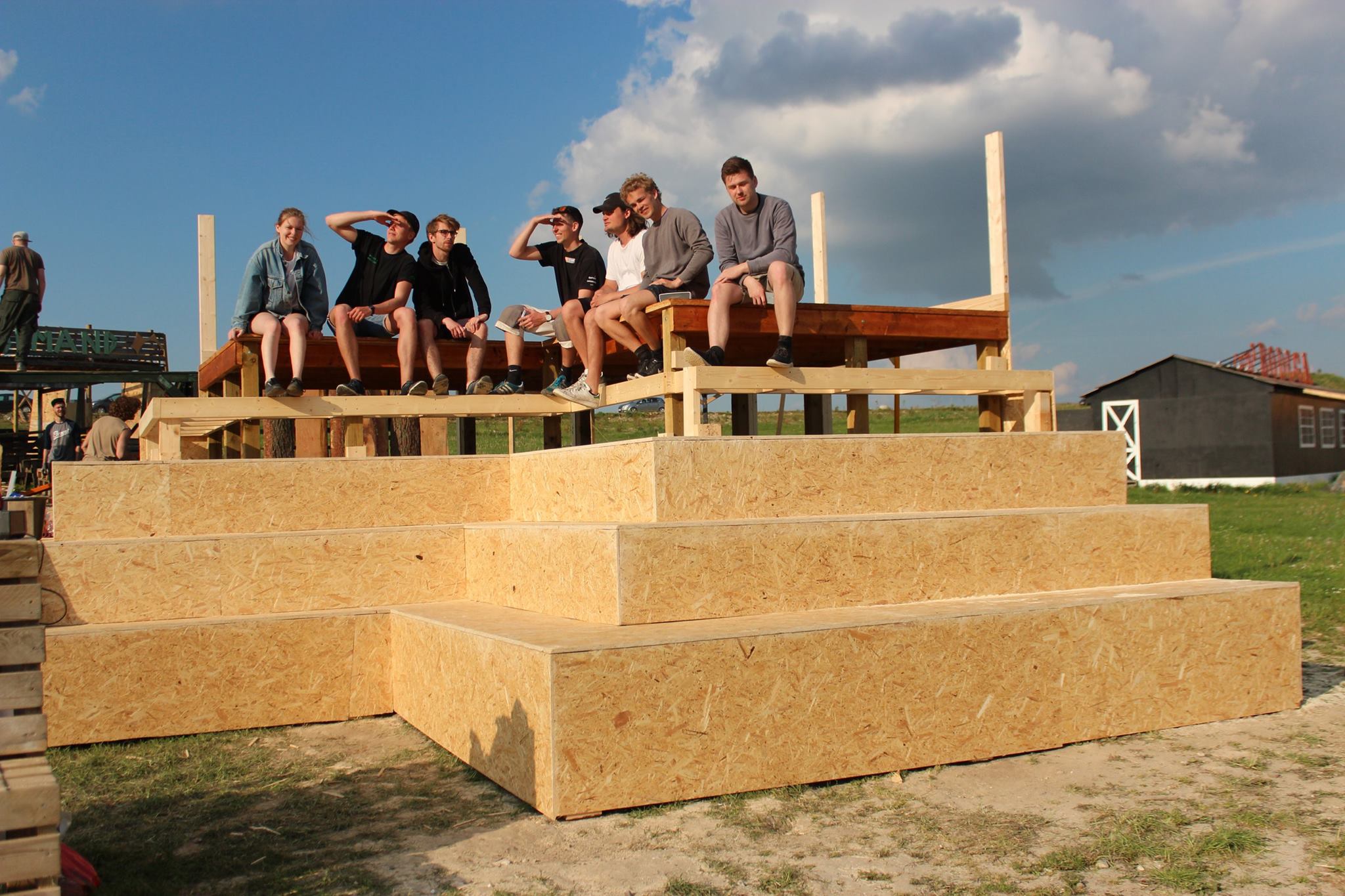 De landsskabsarkitektstuderende har været i gang med at bygge Camp Rolighed på Roskilde Festival siden 6. maj. 