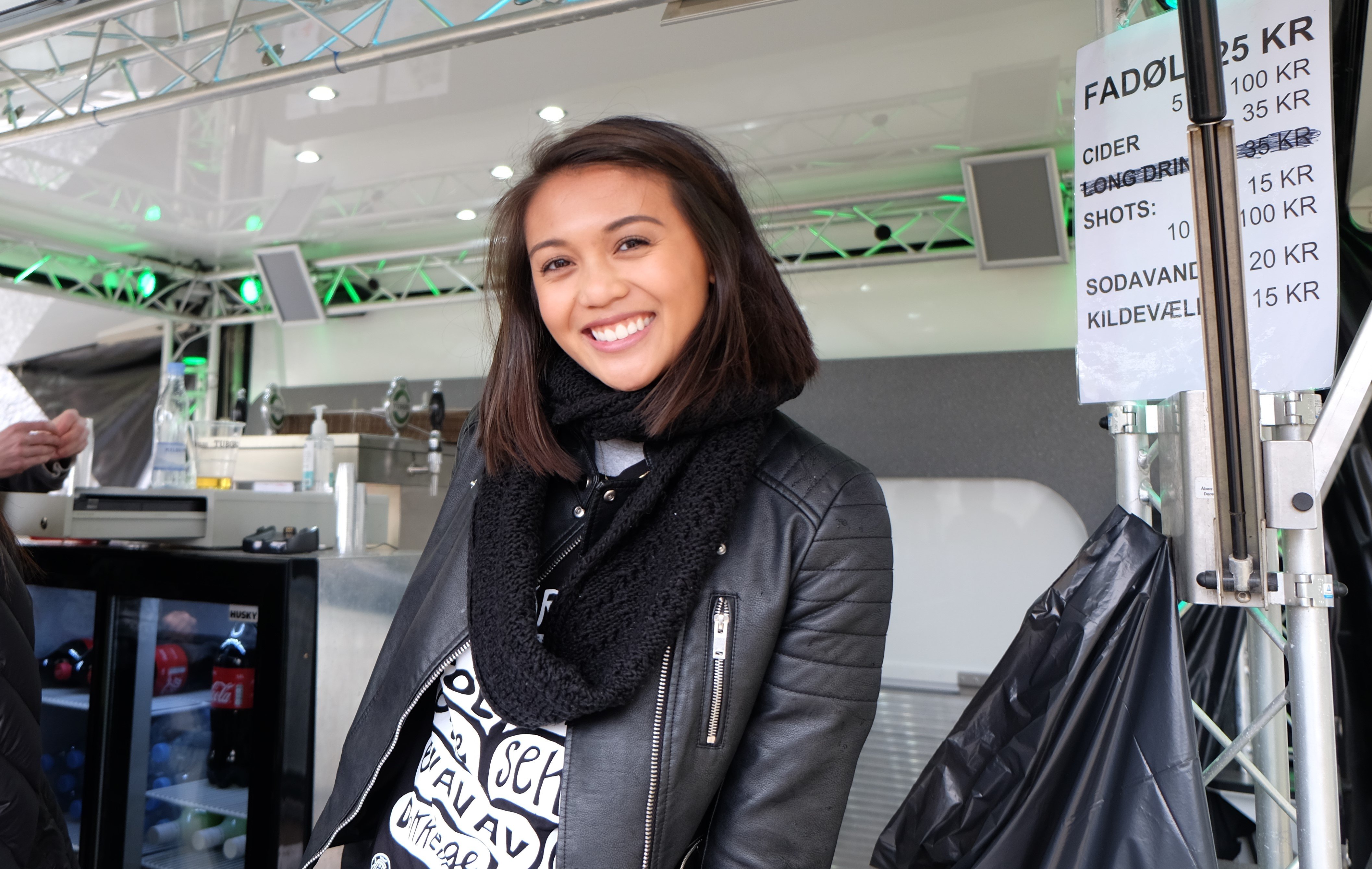 Nikki fra Texas, USA arbejdede i Frekvensbaren.