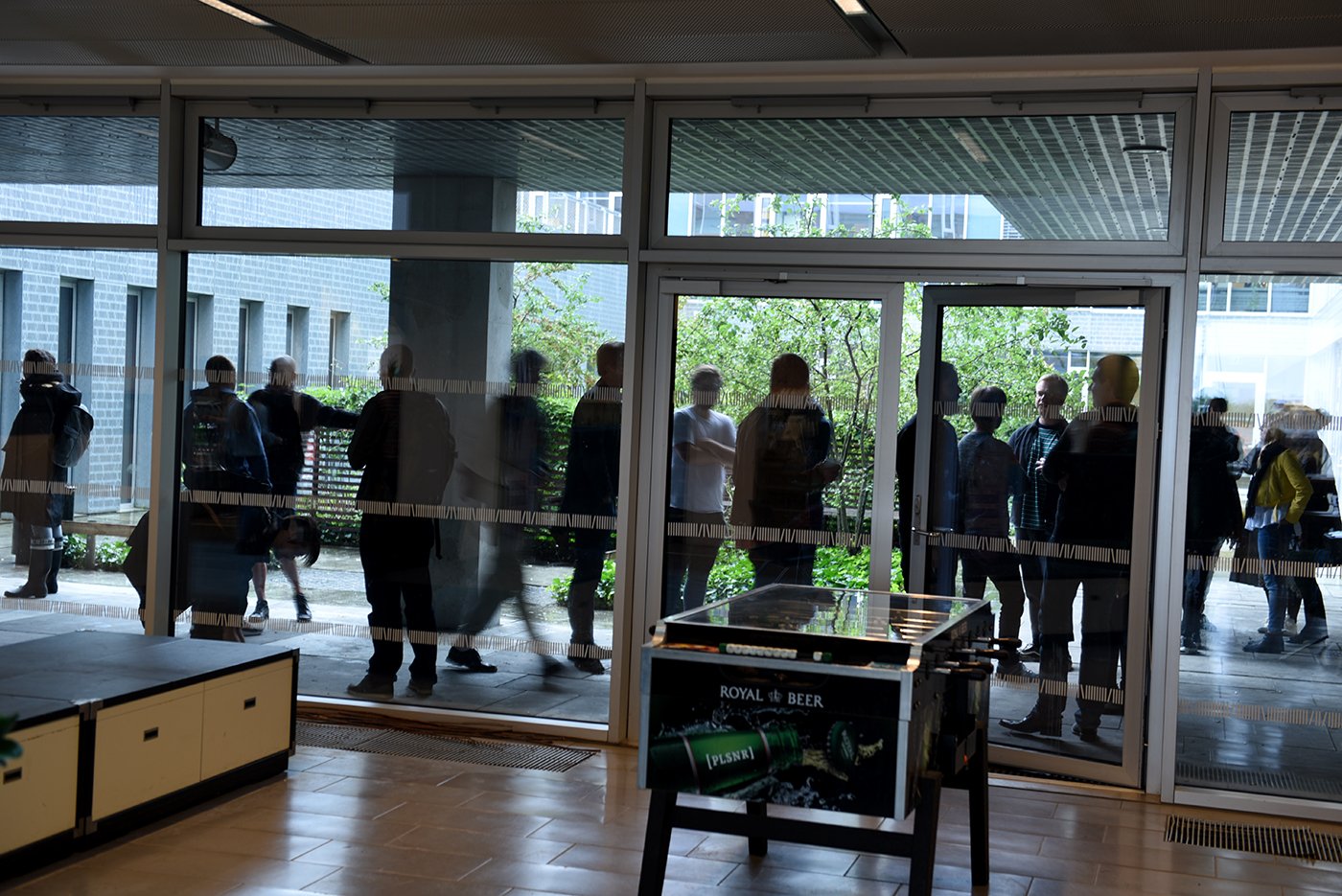 Rygerfesten er rykket ud i en atriumgård på Søndre Campus (ja, der er rygning forbudt).