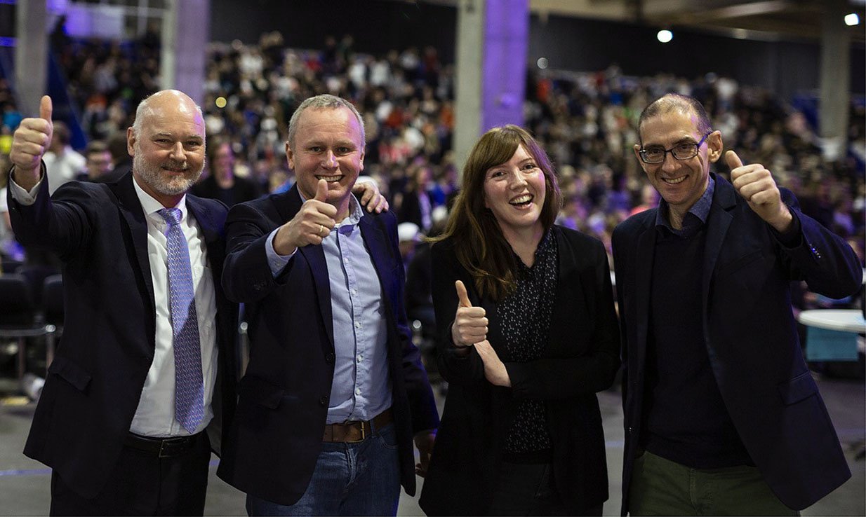 Glæden ved at vinde - fra venstre mod højre er det: Prorektor Thomas Bjørnholm, professor MSO Claus Bøttcher Jørgensen, innovationskonsulent Rikke Okholm og Lektor Carsten Nico Hjortsø - alle ansat ved Københavns Universitet