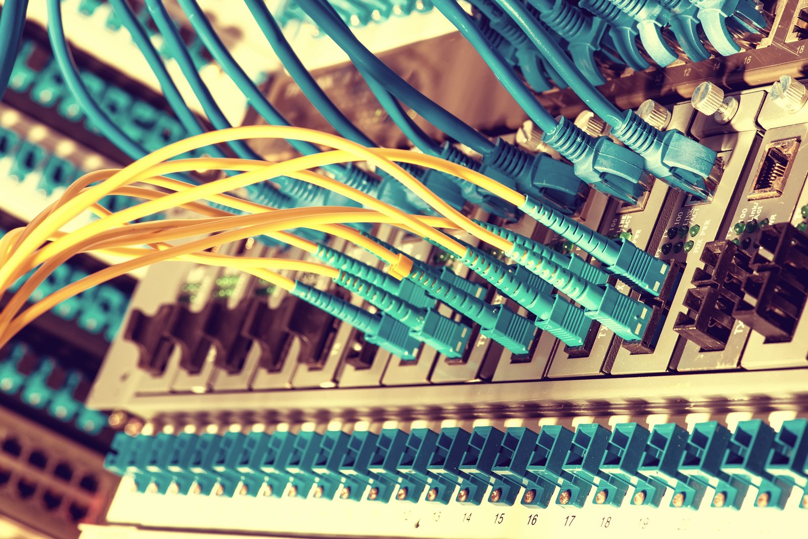 KU har i dag en del lokalt udviklet it og it-service rundt om på fakulteterne - blandt andet fordi universitetet i årenes løb er fusioneret med forskellige institutioner. Det gør nogle gange hverdagen besværlig.