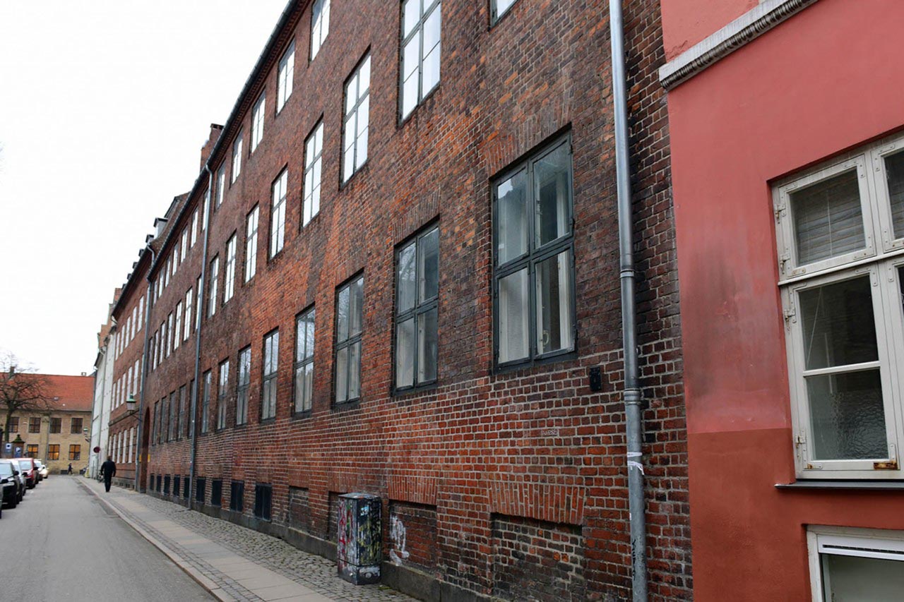 The studiegården buildings housed part of the Faculty of Law until the end of last year. Now the premises are being taken over by the University of Southern Denmark, which will be a neighbour to the University of Copenhagen's central administration in Nørregade 10, seen in the background.