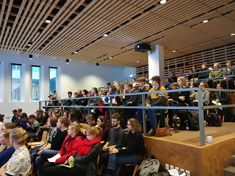 Studerende ved stormøde på Det Humanistiske Fakultet på KU 15. marts 2018.