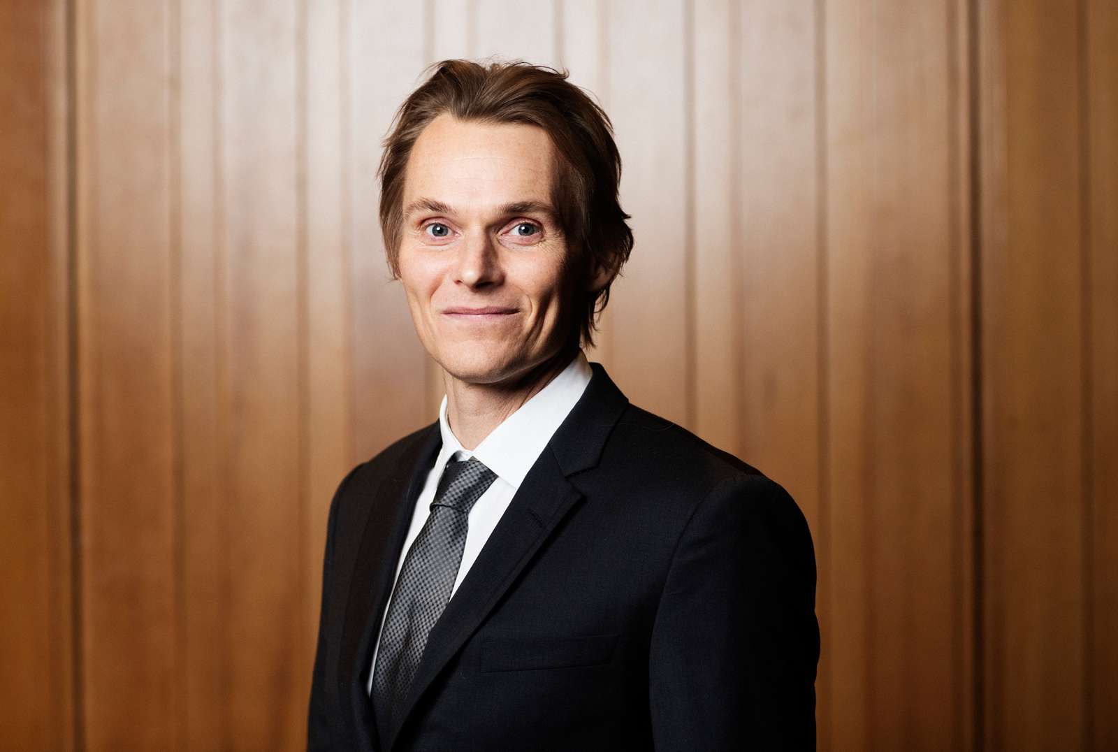 Efter en sløj studentereksamen, studier i idræt og et speciale i neurobiologi, kom Christoffer Clemmensen til Tyskland og spiste kirsebær med de store. Indtil han blev hentet hjem til Panum og dannede egen forskningsgruppe.