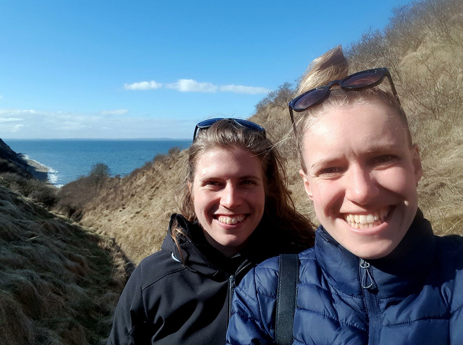 Sarah Steinitz (left) and Tine Tolstrup on Læsø island. In 2018 it is their ambition to report on life on all the Danish islands.