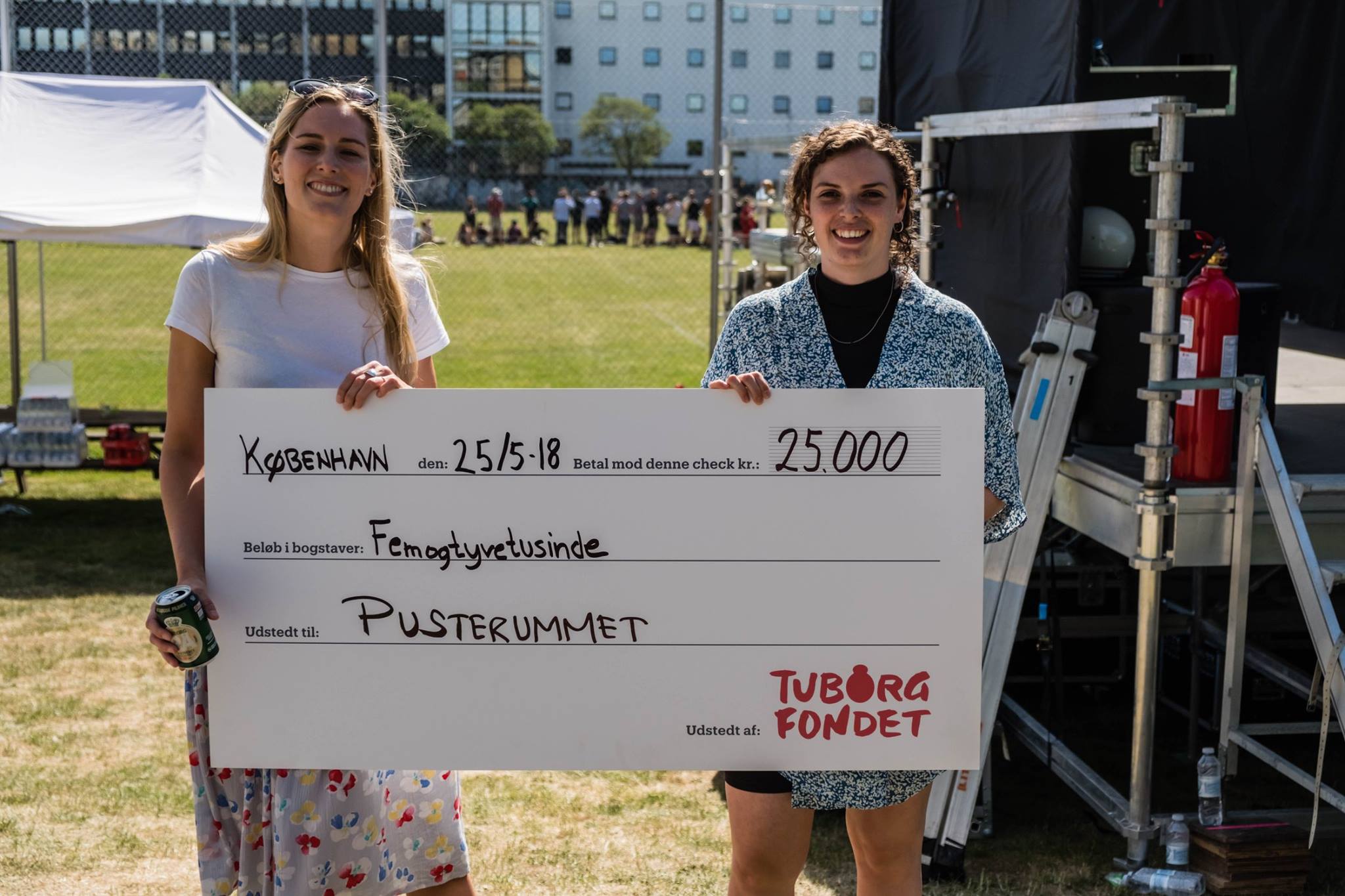 Ditte Brunsgaard (tv) og Sara Enggaard Kaae (th) fra studenterforeningen Pusterummet på Sundhedsvidendskab. 
