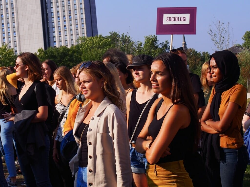 Alle de nye russtuderende var mødt op til introdag på Søndre Campus.