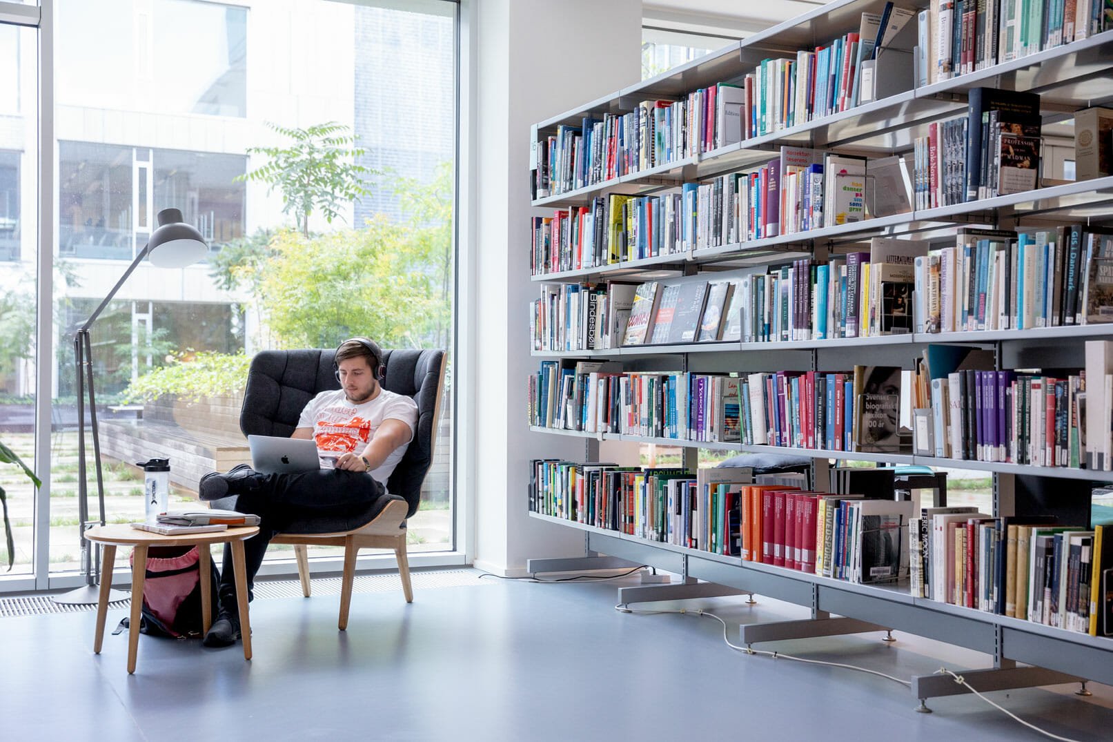 Biblioteket på Institut for Informationsstudier.